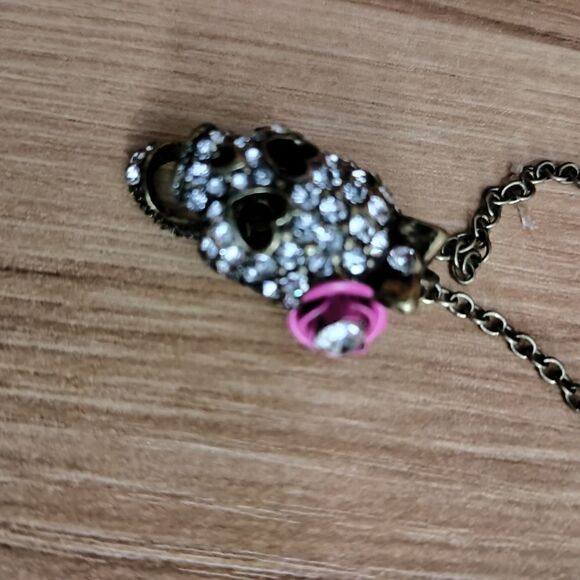 Skull with Rhinestone and Flower Necklace NWT by boo - Picture 4 of 7